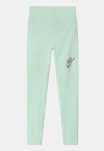 Nike D Small